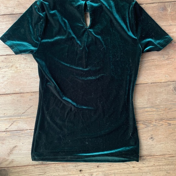 Emerald green velvet button collar top - Picture 3 of 3